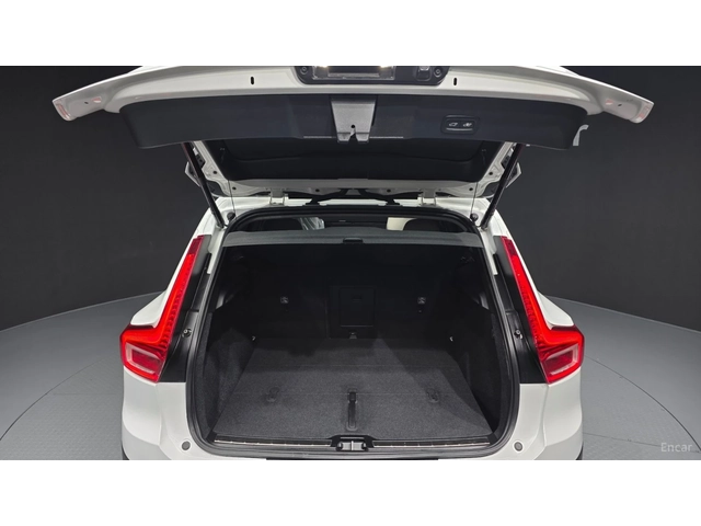 Volvo XC40 B4* ULTRA BRIGHT* 360* PANORAMA* ПОДГРЕВ* - автомобили, коли, обяви за нови и употребявани 16