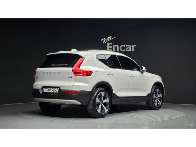 Volvo XC40 B4* ULTRA BRIGHT* 360* PANORAMA* ПОДГРЕВ* - автомобили, коли, обяви за нови и употребявани 1