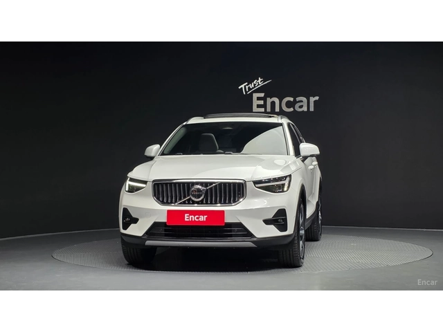Volvo XC40 B4* ULTRA BRIGHT* 360* PANORAMA* ПОДГРЕВ* - автомобили, коли, обяви за нови и употребявани 2