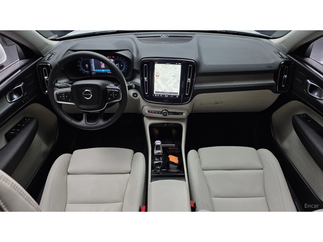 Volvo XC40 B4* ULTRA BRIGHT* 360* PANORAMA* ПОДГРЕВ* - автомобили, коли, обяви за нови и употребявани 5