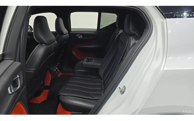 Volvo XC40 T4* R-Design* КОЖА* ПОДГРЕВ* ПАНО* КАМЕРА* - автомобили, коли, обяви за нови и употребявани 10