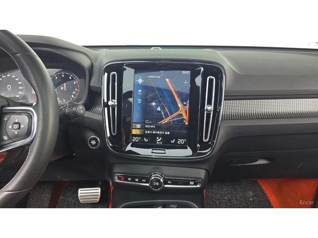 Volvo XC40 T4* R-Design* КОЖА* ПОДГРЕВ* ПАНО* КАМЕРА* - автомобили, коли, обяви за нови и употребявани 12