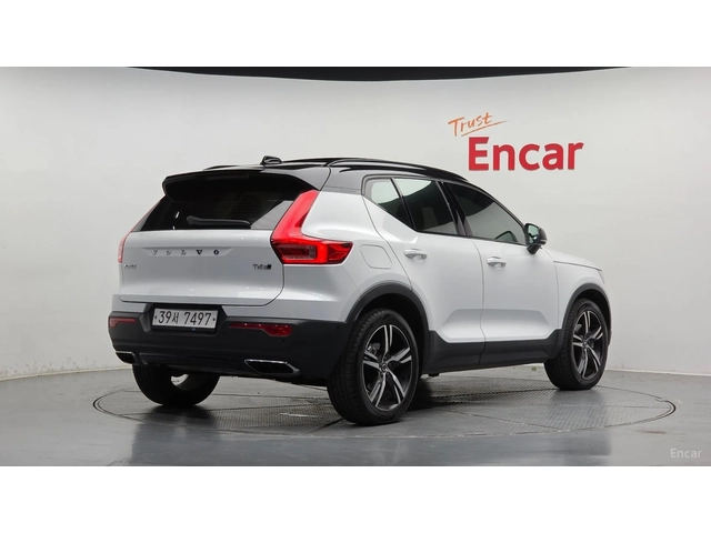 Volvo XC40 T4* R-Design* КОЖА* ПОДГРЕВ* ПАНО* КАМЕРА* - автомобили, коли, обяви за нови и употребявани 1
