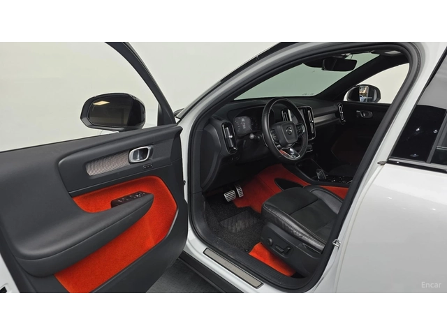 Volvo XC40 T4* R-Design* КОЖА* ПОДГРЕВ* ПАНО* КАМЕРА* - автомобили, коли, обяви за нови и употребявани 8
