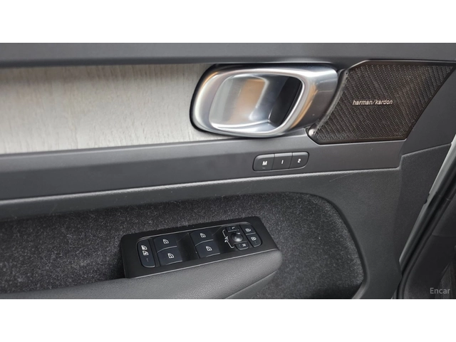 Volvo XC40 B4 Inscription* КОЖА* НАВИ* ПАНО* 360 - автомобили, коли, обяви за нови и употребявани 11
