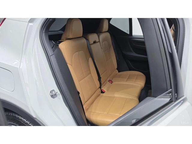 Volvo XC40 B4 Inscription* КОЖА* НАВИ* ПАНО* 360 - автомобили, коли, обяви за нови и употребявани 8