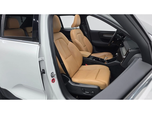 Volvo XC40 B4 Inscription* КОЖА* НАВИ* ПАНО* 360 - автомобили, коли, обяви за нови и употребявани 9