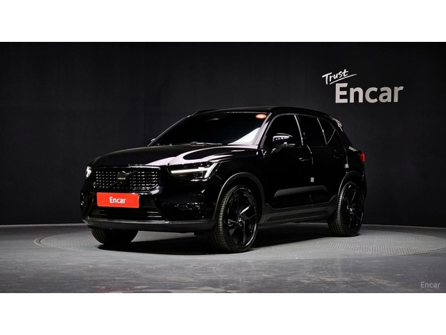 Volvo XC40 B4 Black Edition* КОЖА* НАВИ* ПАНО* 360 - автомобили, коли, обяви за нови и употребявани 0