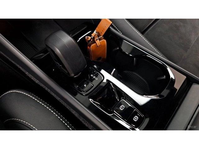 Volvo XC40 B4 Black Edition* КОЖА* НАВИ* ПАНО* 360 - автомобили, коли, обяви за нови и употребявани 11