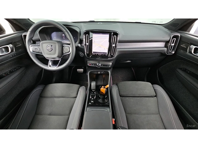 Volvo XC40 B4 Black Edition* КОЖА* НАВИ* ПАНО* 360 - автомобили, коли, обяви за нови и употребявани 6