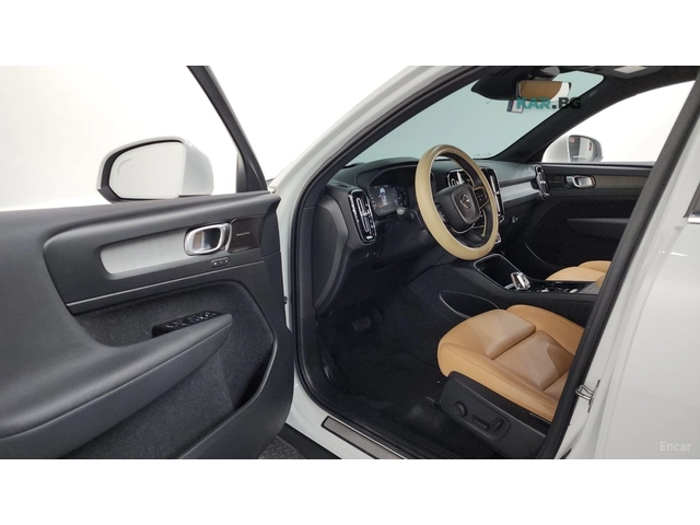 Volvo XC40 B4 Inscription* КОЖА* НАВИ* ПАНО - автомобили, коли, обяви за нови и употребявани 7