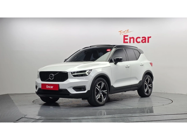 Volvo XC40 T4 R-Design - автомобили, коли, обяви за нови и употребявани 0