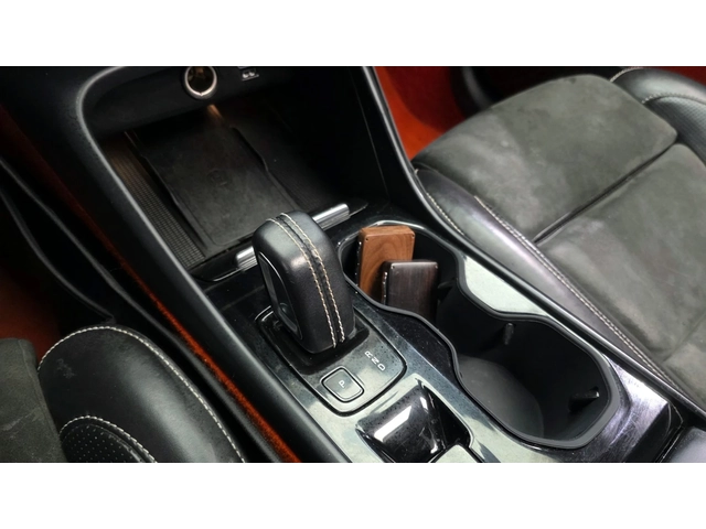 Volvo XC40 T4 R-Design - автомобили, коли, обяви за нови и употребявани 7