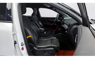 Volvo XC40 T4 R-Design - автомобили, коли, обяви за нови и употребявани 9