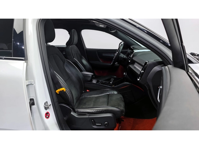 Volvo XC40 T4 R-Design - автомобили, коли, обяви за нови и употребявани 9