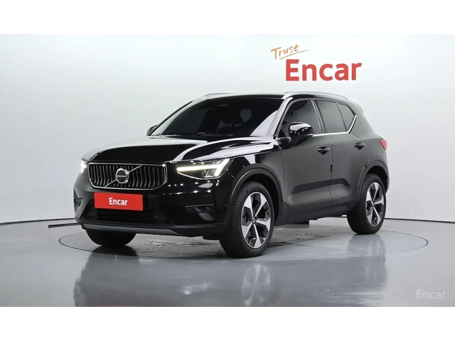 Volvo XC40 B4* ULTIMATE BRIGHT* AWD* PANO* 360 - автомобили, коли, обяви за нови и употребявани 0