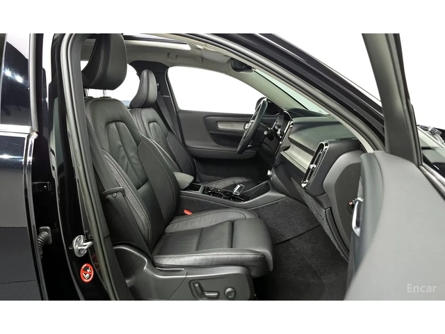 Volvo XC40 B4* ULTIMATE BRIGHT* AWD* PANO* 360 - автомобили, коли, обяви за нови и употребявани 8