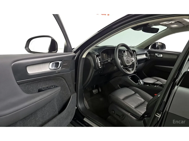Volvo XC40 B4* ULTIMATE BRIGHT* AWD* PANO* 360 - автомобили, коли, обяви за нови и употребявани 9