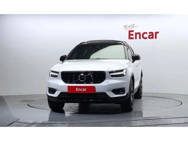 Volvo XC40 B4* R Disign* ПОДГРЕВ ЗАДЕН РЕД* ОБДУХ* FULL* - автомобили, коли, обяви за нови и употребявани 0