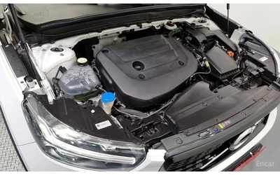 Volvo XC40 B4* R Disign* ПОДГРЕВ ЗАДЕН РЕД* ОБДУХ* FULL* - автомобили, коли, обяви за нови и употребявани 11