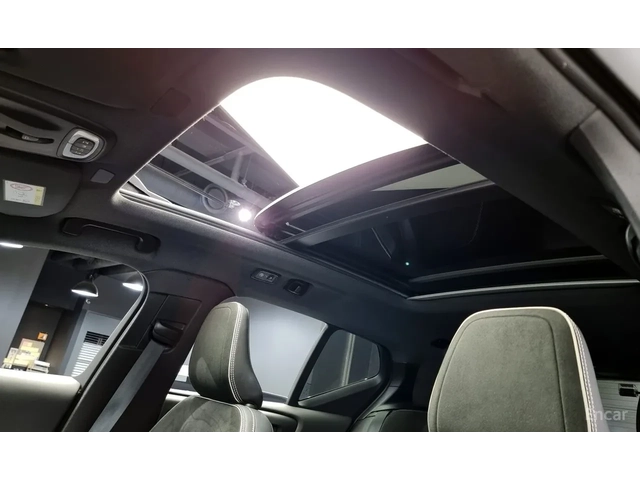 Volvo XC40 B4* R Disign* ПОДГРЕВ ЗАДЕН РЕД* ОБДУХ* FULL* - автомобили, коли, обяви за нови и употребявани 15