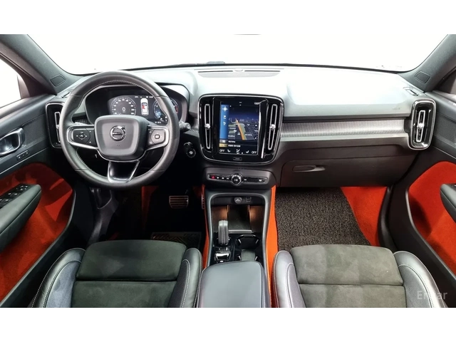 Volvo XC40 B4* R Disign* ПОДГРЕВ ЗАДЕН РЕД* ОБДУХ* FULL* - автомобили, коли, обяви за нови и употребявани 4