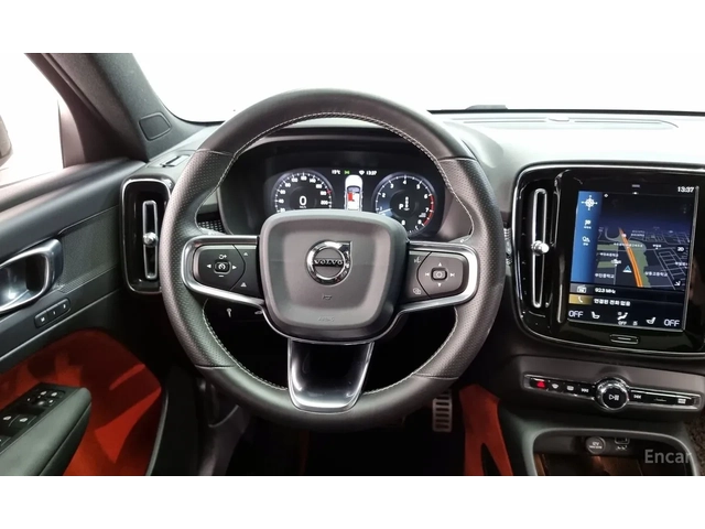Volvo XC40 B4* R Disign* ПОДГРЕВ ЗАДЕН РЕД* ОБДУХ* FULL* - автомобили, коли, обяви за нови и употребявани 6