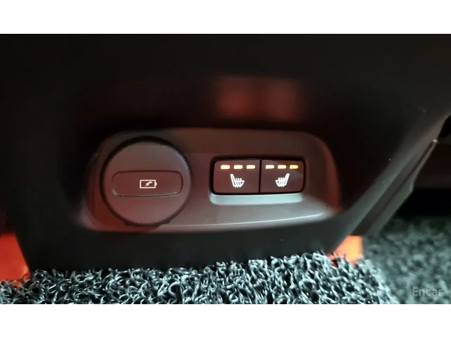 Volvo XC40 B4* R Disign* ПОДГРЕВ ЗАДЕН РЕД* ОБДУХ* FULL* - автомобили, коли, обяви за нови и употребявани 9