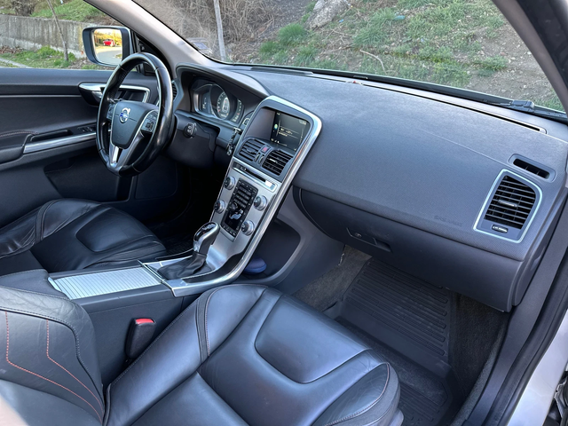 Volvo XC60 2.4D* OCEAN RACE* 4Х4* АВТОМАТИК* - автомобили, коли, обяви за нови и употребявани 9