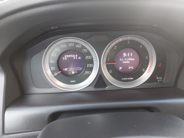 Volvo XC60 D3 2, 4D 163ps - автомобили, коли, обяви за нови и употребявани 8