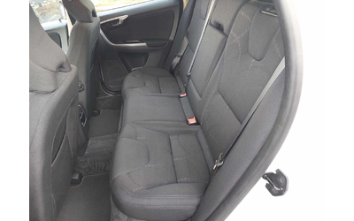 Volvo XC60 D4 2, 0d 163ps AUTOMATIC - автомобили, коли, обяви за нови и употребявани 11