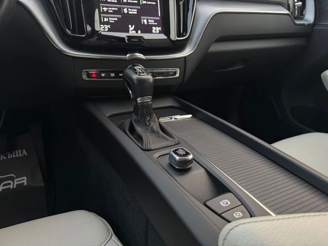 Volvo XC60 2.0D-D4-AWD-HARMAN KARDON-BLIND SPOT-PILOT ASSIST - автомобили, коли, обяви за нови и употребявани 13