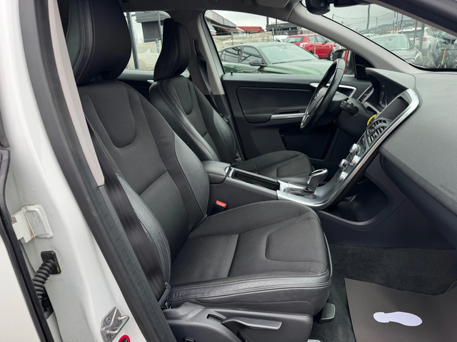 Volvo XC60 2.0D-FACELIFT-AUT-NAVI-DIGITAL - автомобили, коли, обяви за нови и употребявани 16