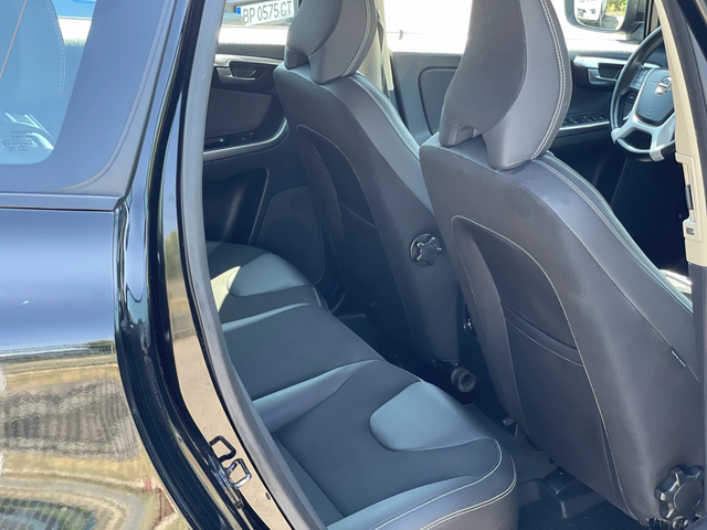 Volvo XC60 2.4D4 AWD - автомобили, коли, обяви за нови и употребявани 6