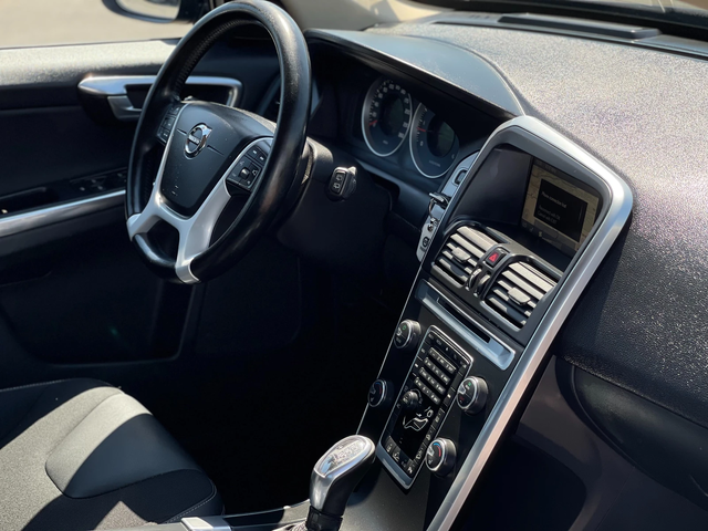 Volvo XC60 2.4D4 AWD - автомобили, коли, обяви за нови и употребявани 8