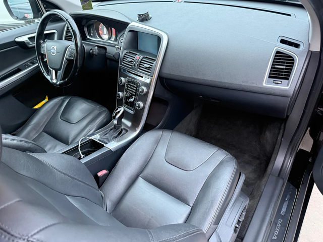 Volvo XC60 Бенз/ГАЗ* ПОДГРЕВ* 4х4* КАМЕРА* АВТОПИЛОТ - автомобили, коли, обяви за нови и употребявани 13