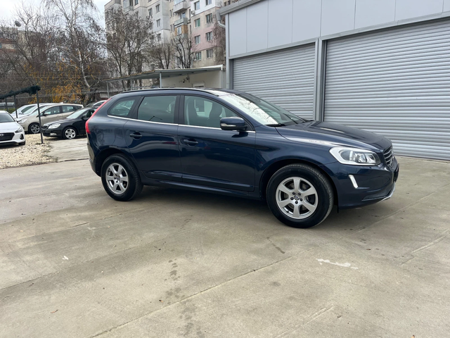 Volvo XC60 2.4 D 4x4 - автомобили, коли, обяви за нови и употребявани 3