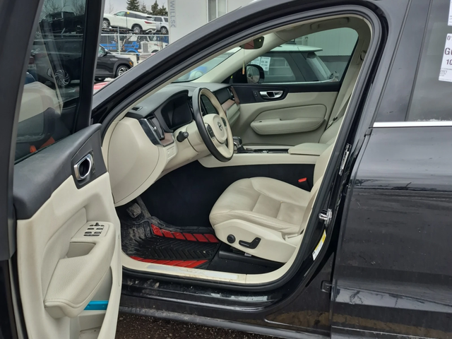 Volvo XC60 2.0 MOMENTUM - автомобили, коли, обяви за нови и употребявани 5