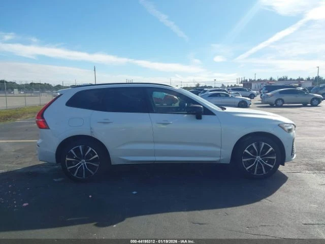 Volvo XC60 B5 PLUS DARK THEME - автомобили, коли, обяви за нови и употребявани 6