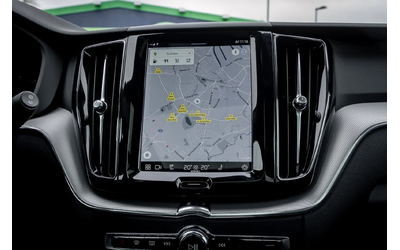 Volvo XC60 R-Design - автомобили, коли, обяви за нови и употребявани 11