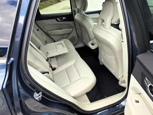 Volvo XC60 2.0/D4/AWD/Automatic - автомобили, коли, обяви за нови и употребявани 11