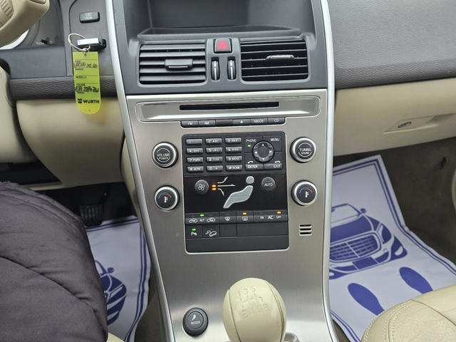 Volvo XC60 2.4D4 4Х4 163к.с - автомобили, коли, обяви за нови и употребявани 15