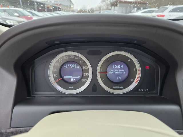 Volvo XC60 2.4D4 4Х4 163к.с - автомобили, коли, обяви за нови и употребявани 16