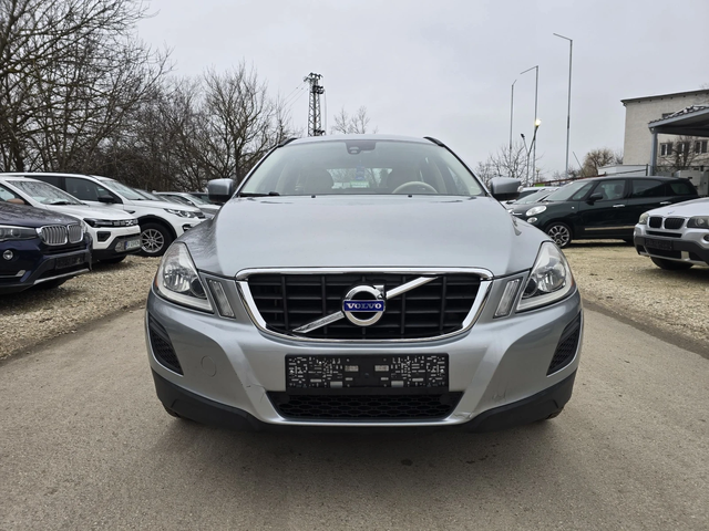 Volvo XC60 2.4D4 4Х4 163к.с - автомобили, коли, обяви за нови и употребявани 4
