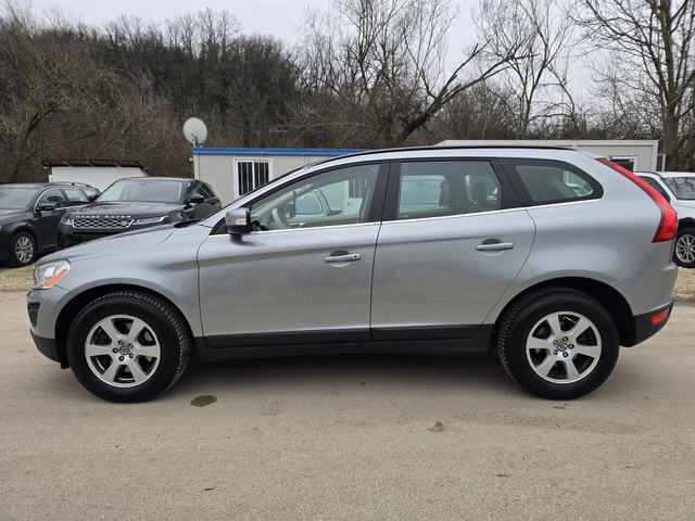 Volvo XC60 2.4D4 4Х4 163к.с - автомобили, коли, обяви за нови и употребявани 6