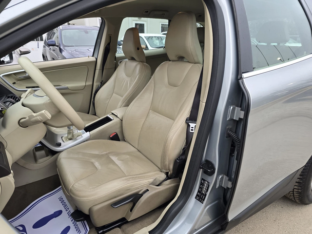 Volvo XC60 2.4D4 4Х4 163к.с - автомобили, коли, обяви за нови и употребявани 8