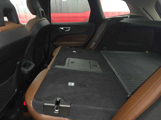 Volvo XC60 T5* MOMENTUM* ДИГИТАЛНО* ТАБЛО* 360КАМЕРА* LANE* A - автомобили, коли, обяви за нови и употребявани 11