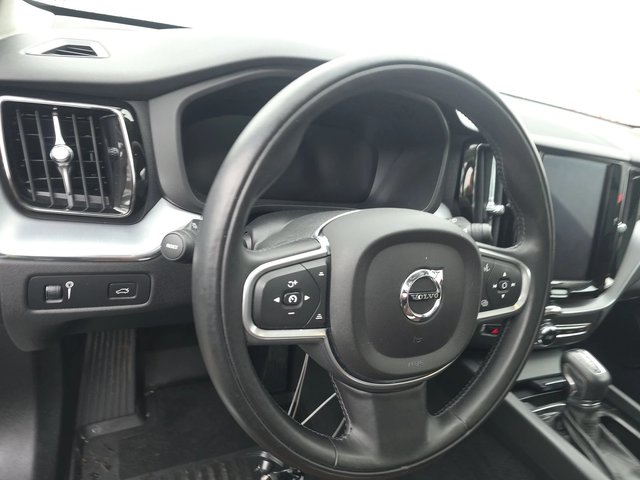 Volvo XC60 T5* MOMENTUM* ДИГИТАЛНО* ТАБЛО* 360КАМЕРА* LANE* A - автомобили, коли, обяви за нови и употребявани 7