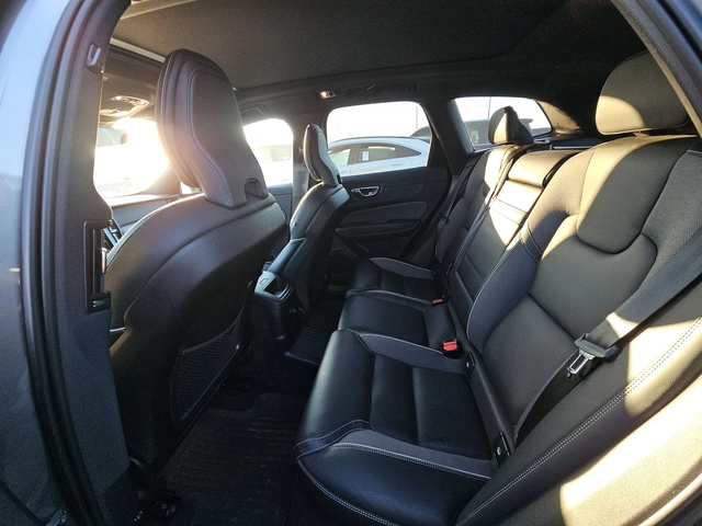 Volvo XC60 T8* HYBRID* R* DESIGN* HARMON* KARDON* ПАНОРАМА* - автомобили, коли, обяви за нови и употребявани 13