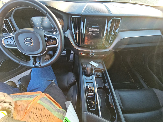 Volvo XC60 T8* HYBRID* R* DESIGN* HARMON* KARDON* ПАНОРАМА* - автомобили, коли, обяви за нови и употребявани 9